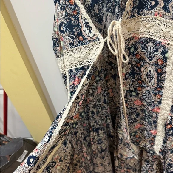 Umgee Navy and Cream Patterned Dress - Picture 3 of 8